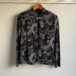 Xscape 2 Piece Set Black and White Paisley Top